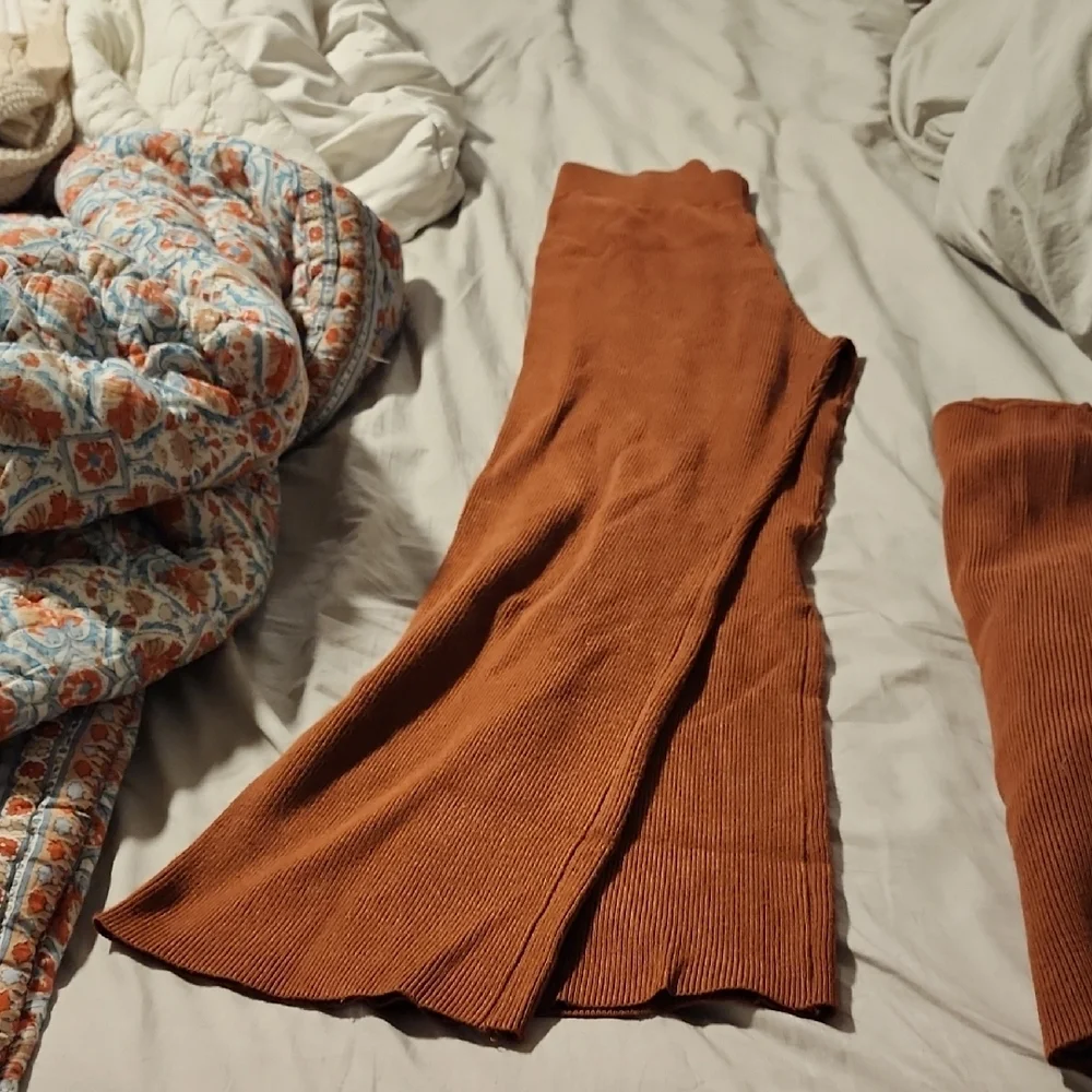 Women's Rust-Brown Sweater Set - Picture 3 of 3